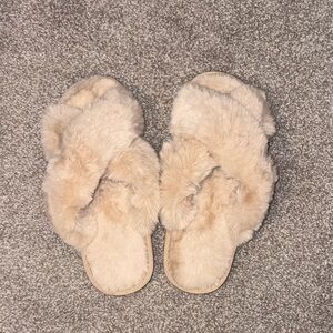 Cozy Faux Fur Slippers - Cream